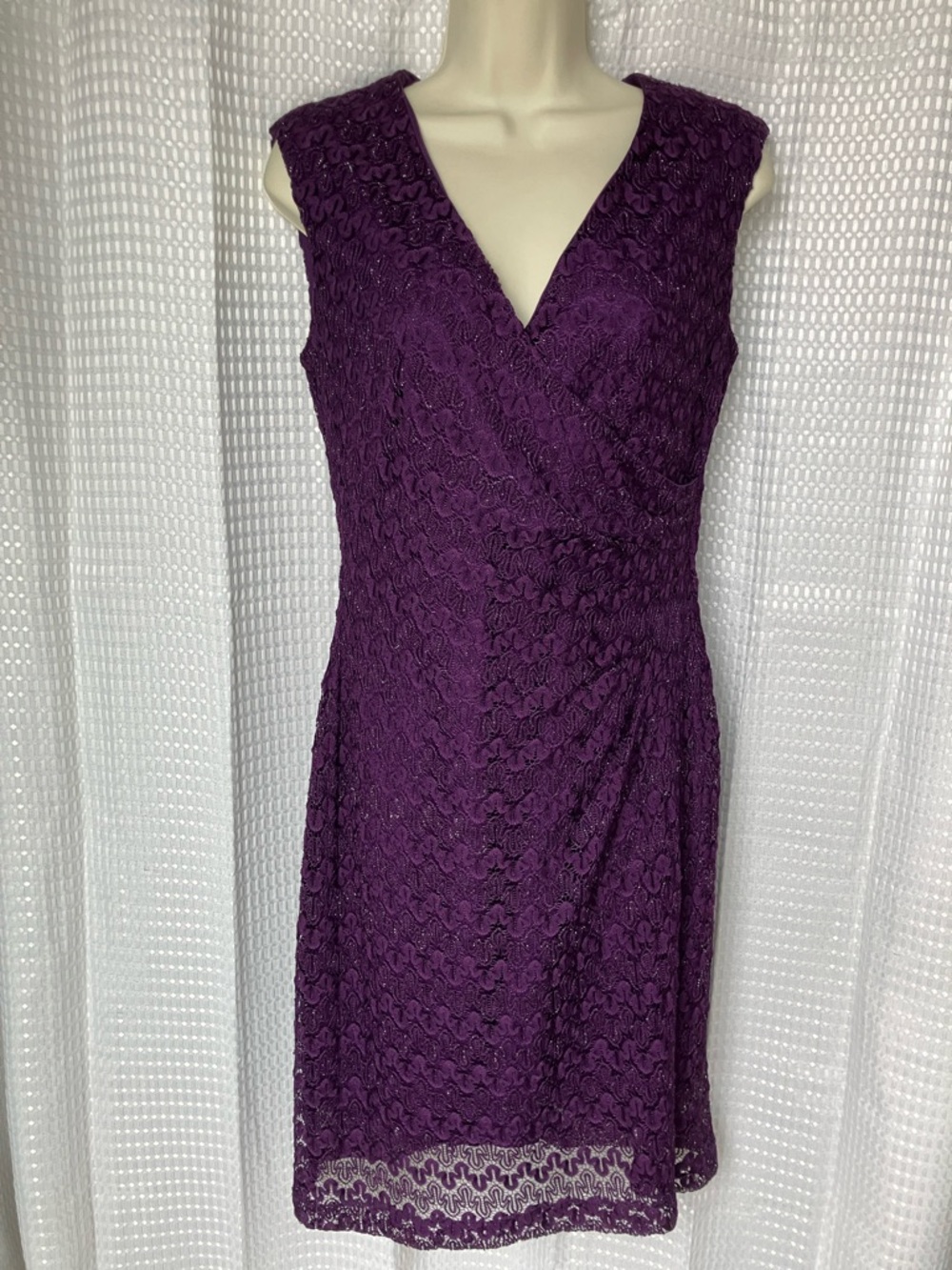 Dressbarn Purple Lace Cocktail Dress Petite 8 V Neck Sleeveless Wedding Guest